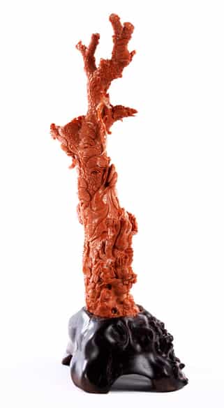 Detailabbildung:  Korallenbaum mit Glücksgott