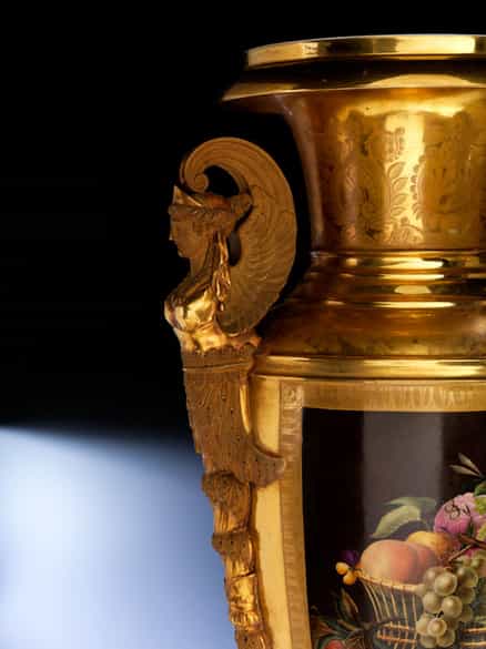 Detailabbildung:  Paar imposante, französische Empire-Ziervasen mit Bildthemenbezug zu François Premier (François dem Ersten) von Frankreich