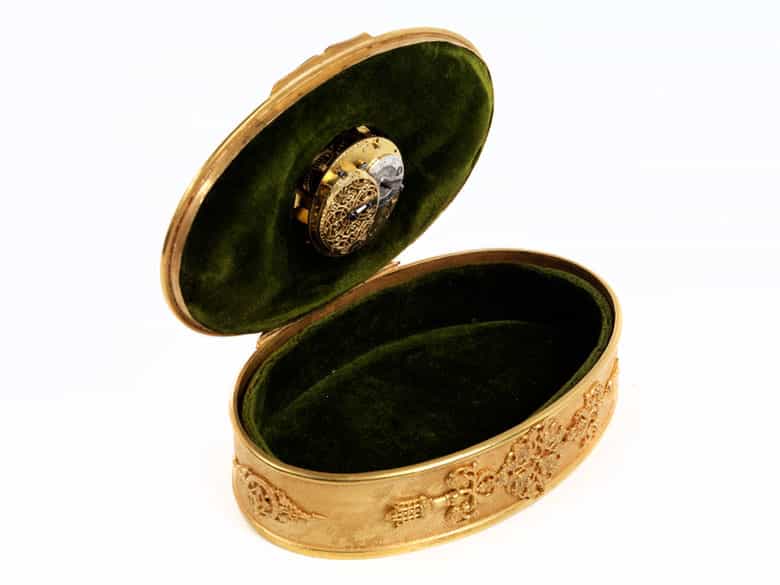 Detailabbildung:  Schmuckdose mit integrierter Uhr