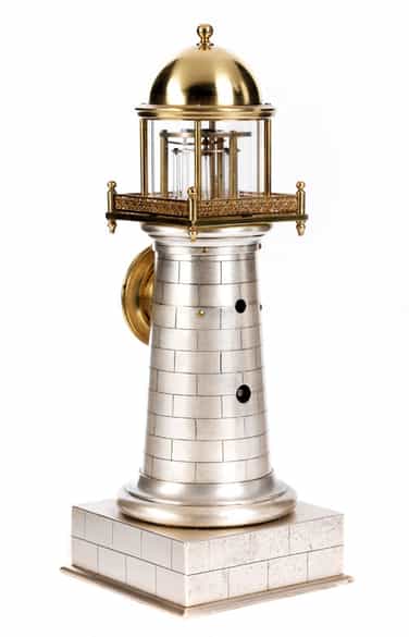 Detailabbildung:  Schreibtischuhr in Form eines Leuchtturms