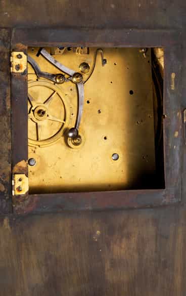 Detailabbildung:  Große Kartelluhr im Louis XVI-Stil