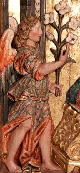 Detailabbildung:  Zwei Altarflügel eines Marienaltars mit Hochreliefdarstellungen