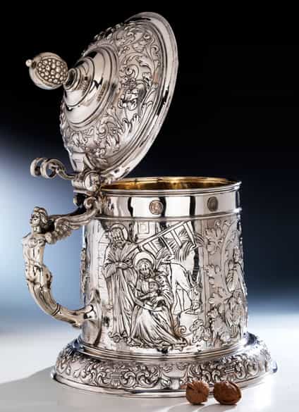 Detailabbildung: Monumentaler Humpen auf das Hause Liechtenstein