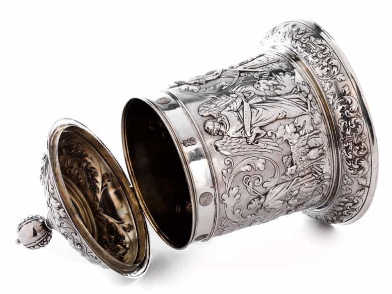 Detailabbildung: Monumentaler Humpen auf das Hause Liechtenstein