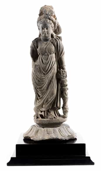 Detailabbildung: Steinfigur einer Tyche der Gandhara-Kultur