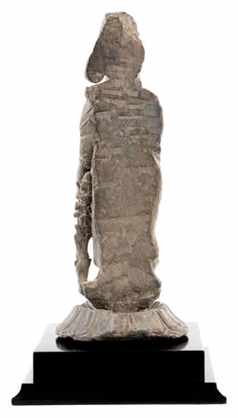 Detailabbildung: Steinfigur einer Tyche der Gandhara-Kultur