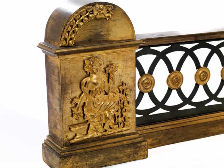 Detailabbildung: † Paar klassizistische Kaminbockfronten