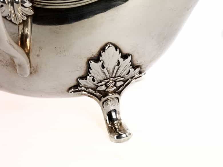 Detailabbildung:  Zwei Saucièren