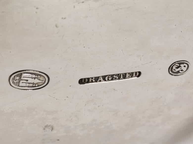 Detailabbildung:  Zwei Saucièren