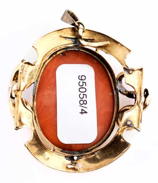 Detailabbildung:  Korallanhänger