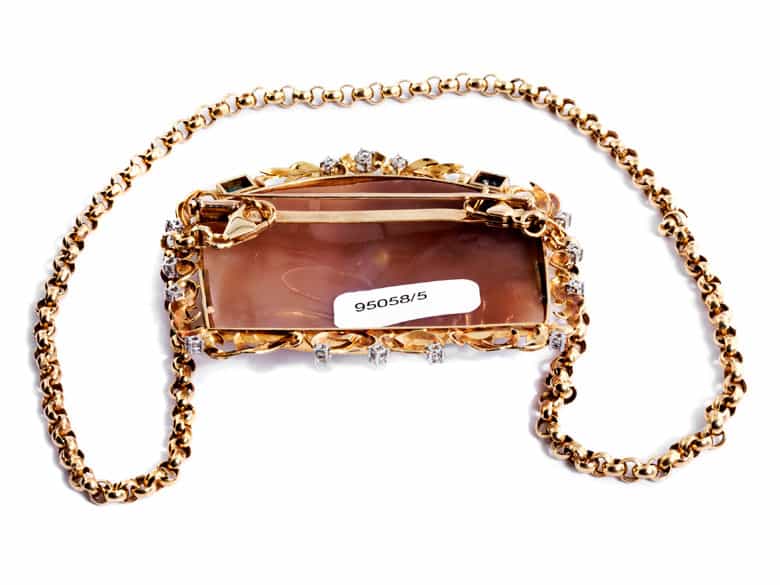 Detailabbildung:  Collier mit Kameebrosche