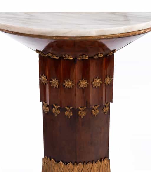 Detailabbildung:  Paar außergewöhnliche Konsolen im klassizistischen Stil