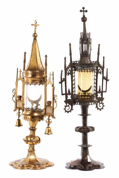 Detailabbildung:  Zwei Hostienmonstranzen im gotischen Stil