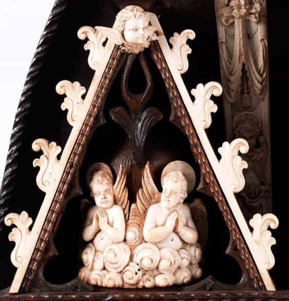 Detailabbildung:  Imposanter Hausaltar