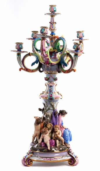 Detailabbildung: Figürlicher Porzellan-Kandelaber