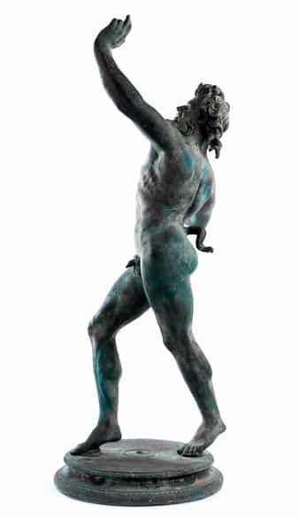 Detailabbildung:  Bronzeskulptur des Tanzenden Fauns 