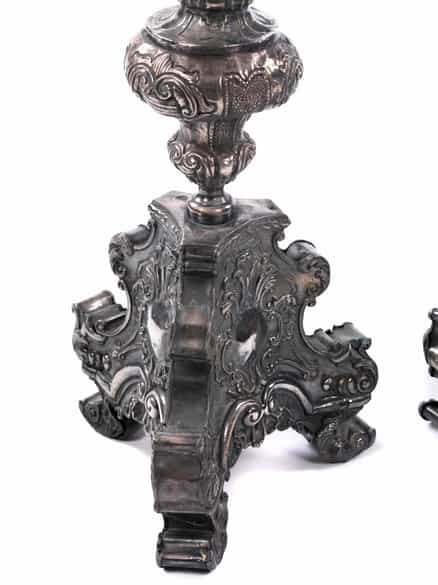 Detailabbildung: Paar Altarleuchter im Barockstil