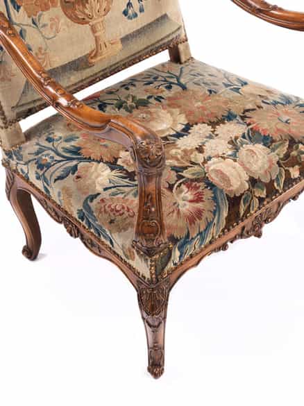 Detailabbildung:  Großer Armlehnstuhl im Barockstil