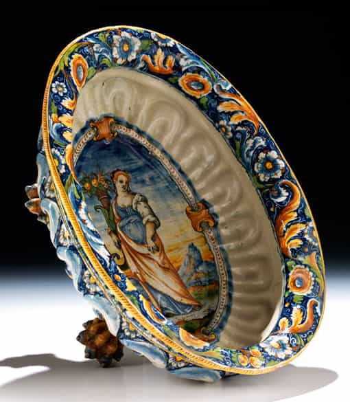 Detailabbildung:  Große, äußerst seltene Majolika-Erfrischungsschale, wohl aus der Werkstatt des Domenico da Venezia