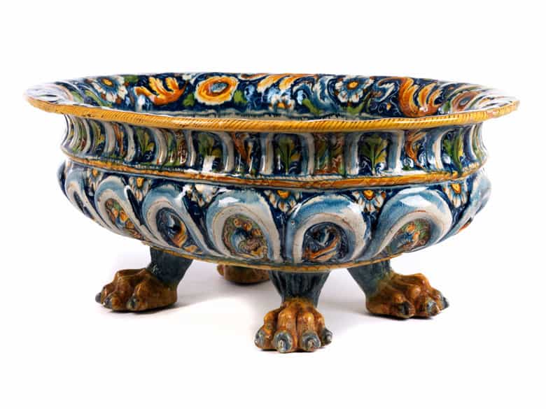 Detailabbildung:  Große, äußerst seltene Majolika-Erfrischungsschale, wohl aus der Werkstatt des Domenico da Venezia