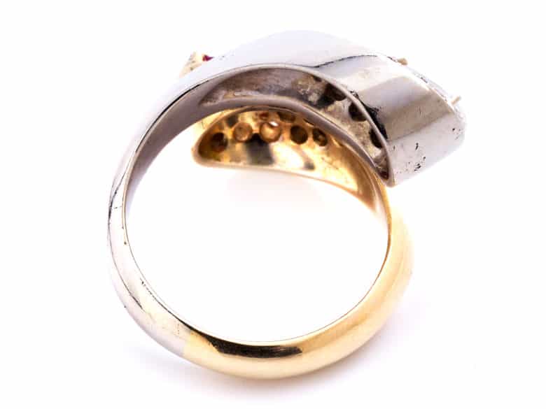 Detailabbildung:  Ring mit Rubin- und Diamanttropfen