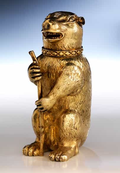 Detailabbildung: Trinkspiel in Form eines Bären 