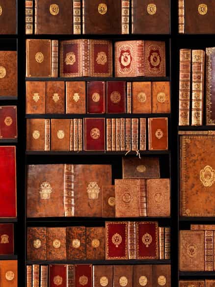 Detailabbildung: † Eine bedeutende Sammlung Bücher mit den vergoldeten Wappen herausragender Persönlichkeiten des 18. Jahrhunderts