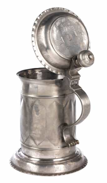 Detailabbildung:  Seltener Walzenkrug aus Amberg