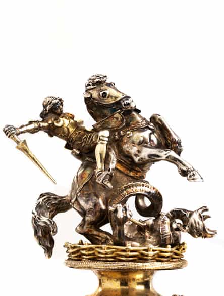 Detailabbildung: Vermeilpokal auf das Königlich Bayerische 3. Feld-Artillerie-Regiment Königin Mutter