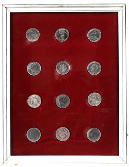 Detailabbildung:  Konvolut von 48 Münzen und Repliken