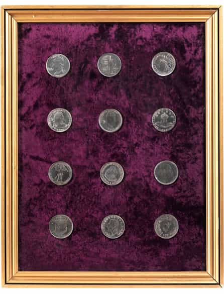 Detailabbildung:  Konvolut von 48 Münzen und Repliken