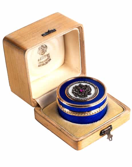 Detailabbildung:  Feine Goldemaildose mit Diamantbesatz