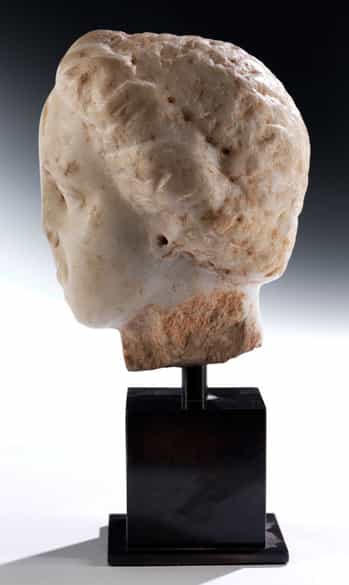 Detailabbildung:  Marmorkopf eines Mädchens