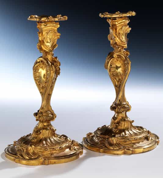 Detailabbildung: Höchst qualitätvolle, seltene Louis XV-Kerzenleuchter nach Meissonier