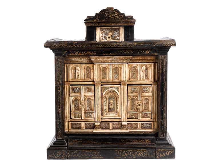 Detailabbildung:  Frühes und ebenso seltenes Kabinettkästchen