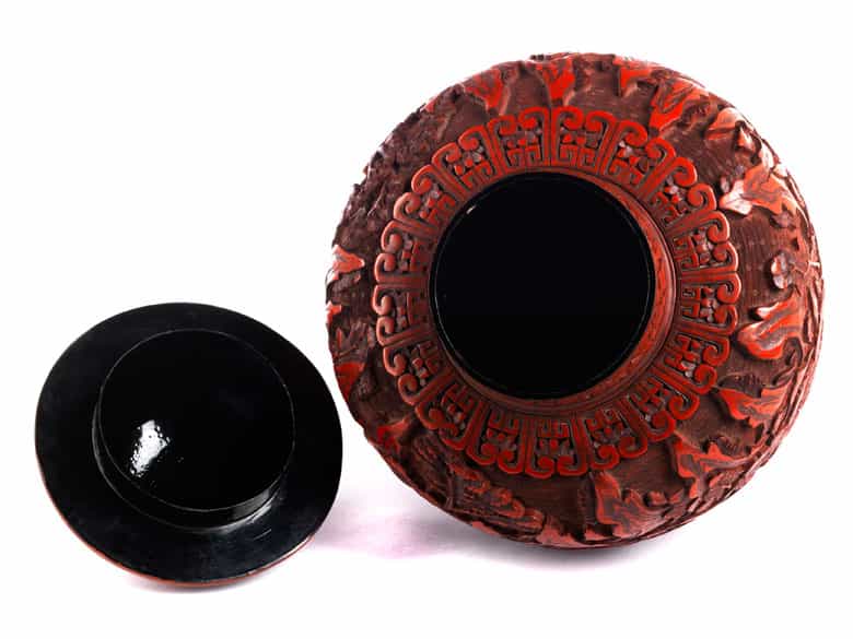Detailabbildung:  Feine chinesische Rotlackvase