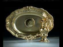 Qualitätvolles Straßburger Silbertablett mit Kännchen des Kardinal von Metz.