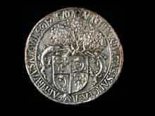 Rundmedaillon mit Wappen der französischen Thronfolger genannt Dauphin