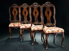  Satz von vier Stühlen im Rokokostil