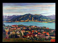 BLICK ÜBER DEN TEGERNSEE Von einer Anhöhe gesehen. Im Vordergrund der Ort Tegernsee mit dem Kloster. Links unten signiert und datiert 1925. Öl/Lwd. 77 x 102 cm. (361032)
