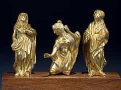  Drei feuervergoldete Bronzeskulpturen