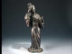  Stehende Frau aus Bronze
