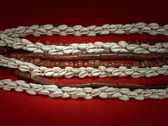  Vier lange Halsketten