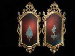  Paar venezianische, vergoldete Spiegelrahmen mit figürlich geschliffenen Spiegeln.
