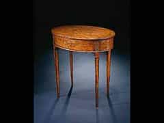  Kleines ovales Louis XVI-Tischchen
