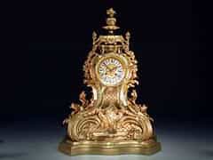  Große feuervergoldete Kaminuhr im Stil Louis XV