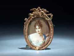  Elfenbein-Miniatur einer jungen, französischen Dame