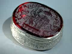 Ovale Silberdose mit Deckel in Rubinglas