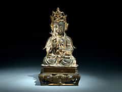 Buddhafigur mit Sockel