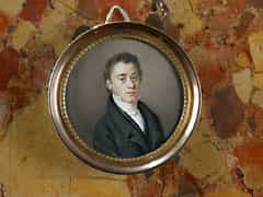 Rundes Miniaturportrait eines Herren im schwarzem Gehrock mit weisser Halsbinde auf